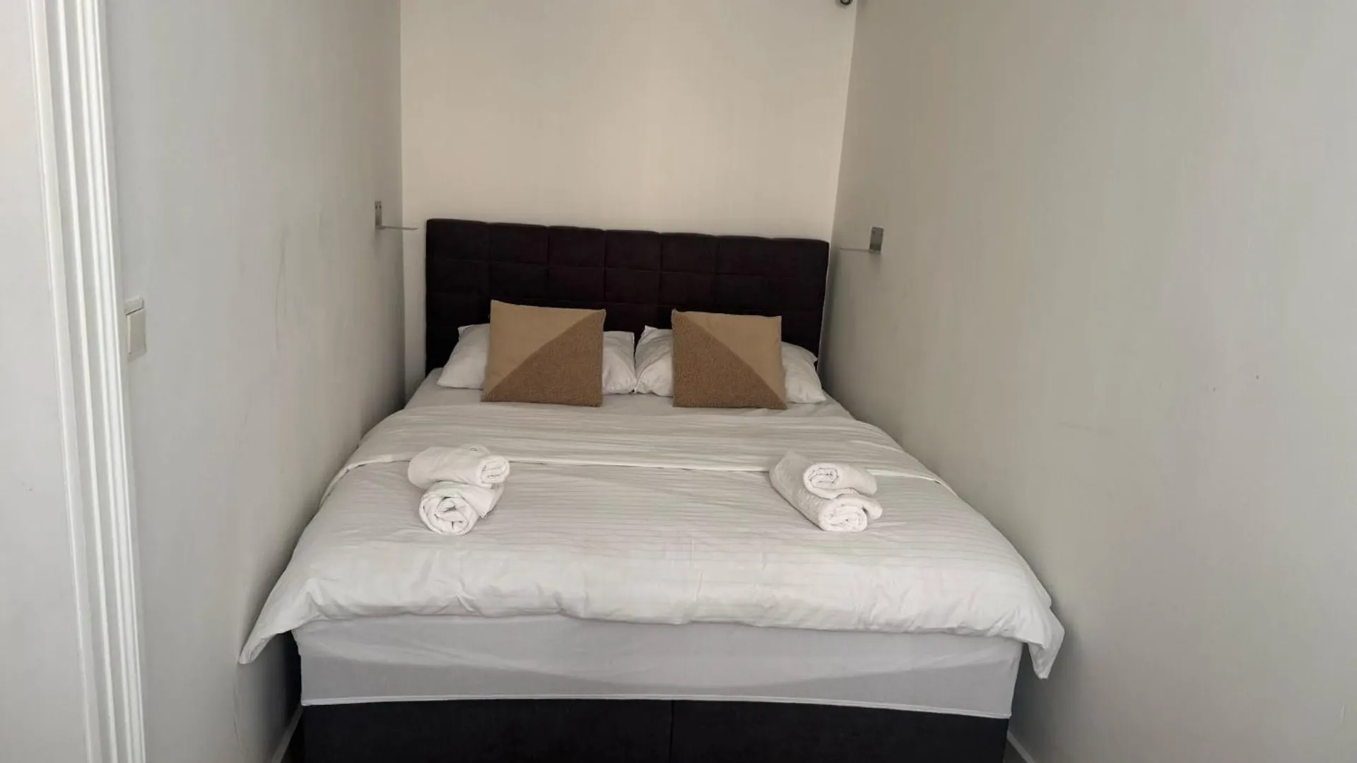 Schonbrunn Classic Apartment Contactless Check In Viena